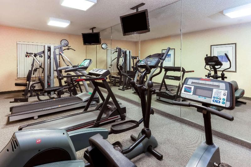 La Quinta Inn & Suites Milwaukee SW New Berlin 2
