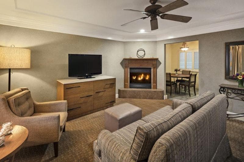 Pelican Inn & Suites 3