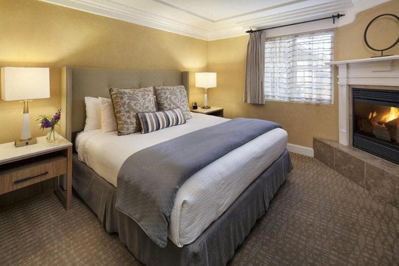 Pelican Inn & Suites 5