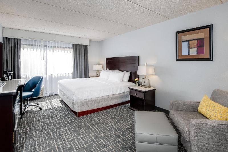 Crowne Plaza Milwaukee Airport photo 1