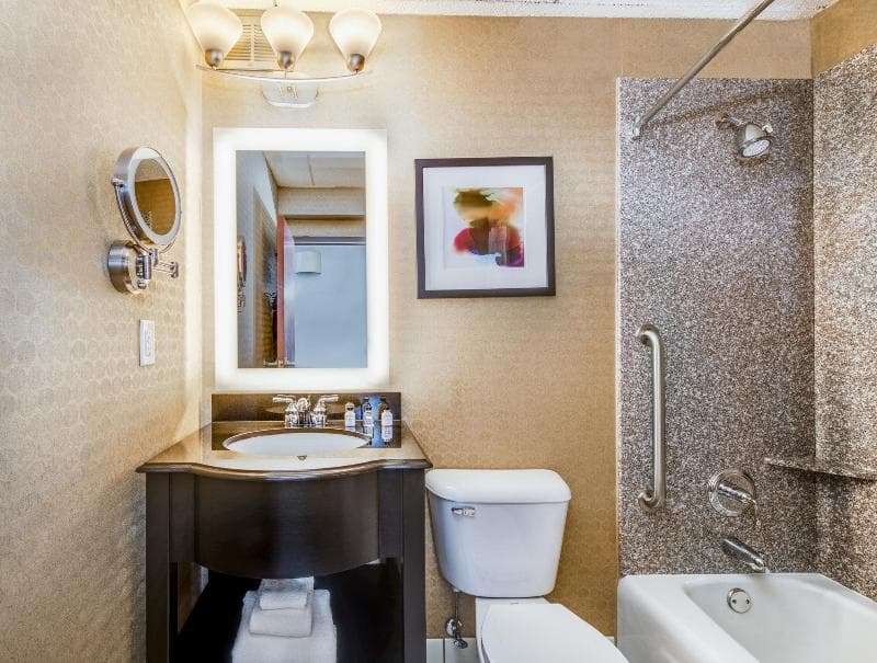 Crowne Plaza Milwaukee Airport 3