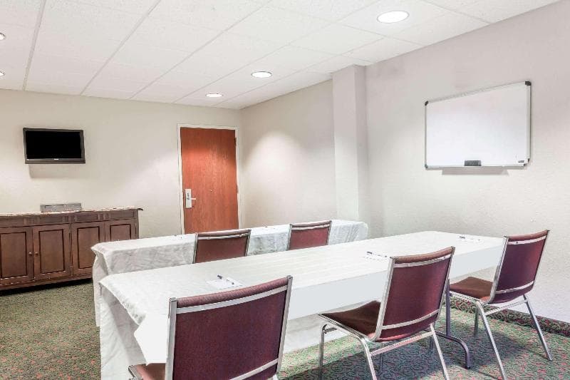 Microtel Inn & Suites By Wyndham Marianna 2