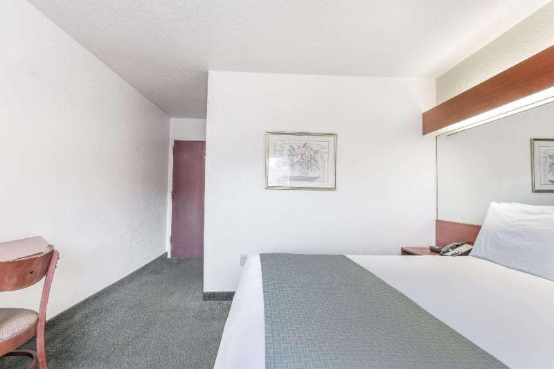 Microtel Inn & Suites By Wyndham Marianna 4
