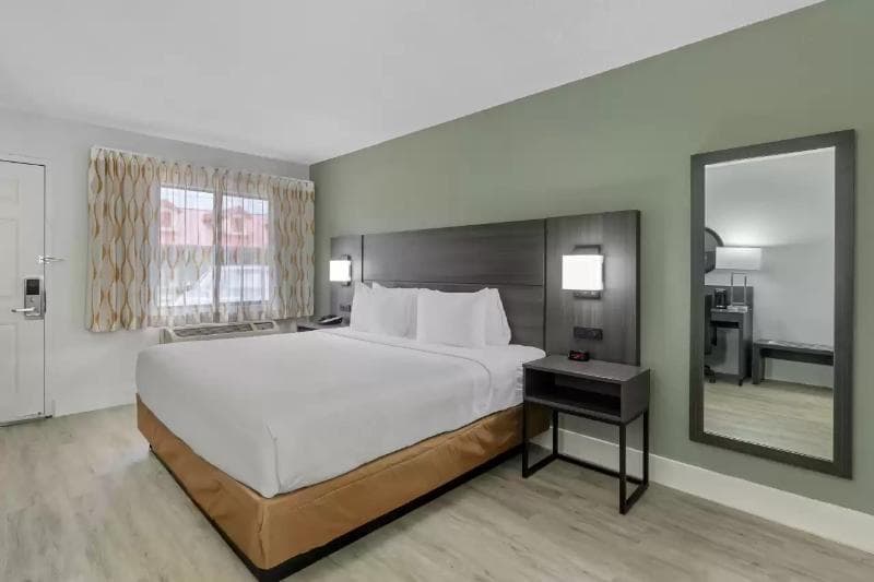 Days Inn & Suites By Wyndham Orlando East Ucf Area 4