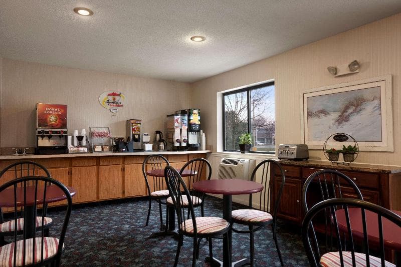 Super 8 By Wyndham Cromwell/Middletown 4