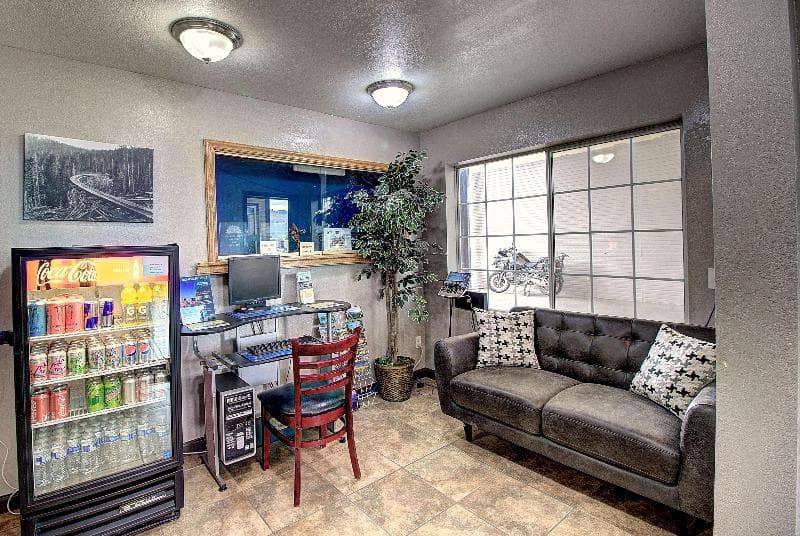Days Inn by Wyndham Lolo / Missoula Area photo 1