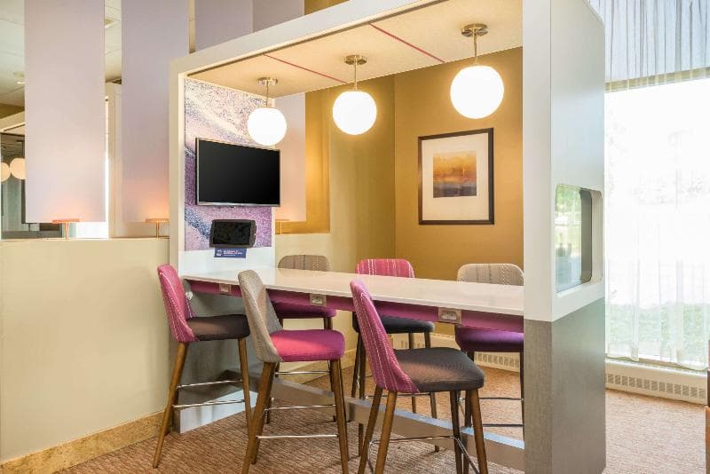 Sonesta Milwaukee West Wauwatosa 4