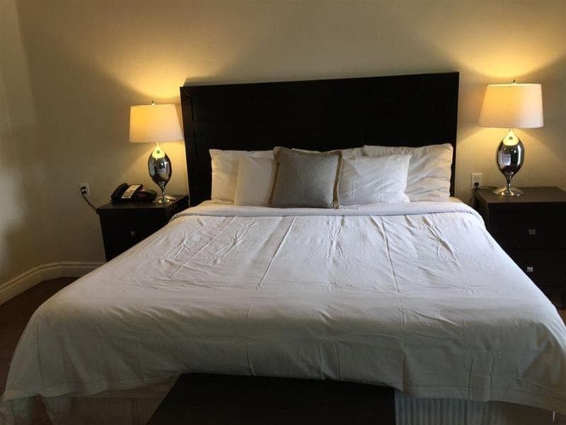 Beach Bungalows Inn & Suites photo 1