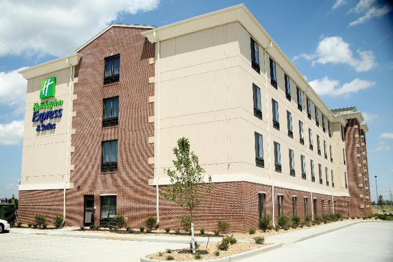 Holiday Inn Express Marion 2