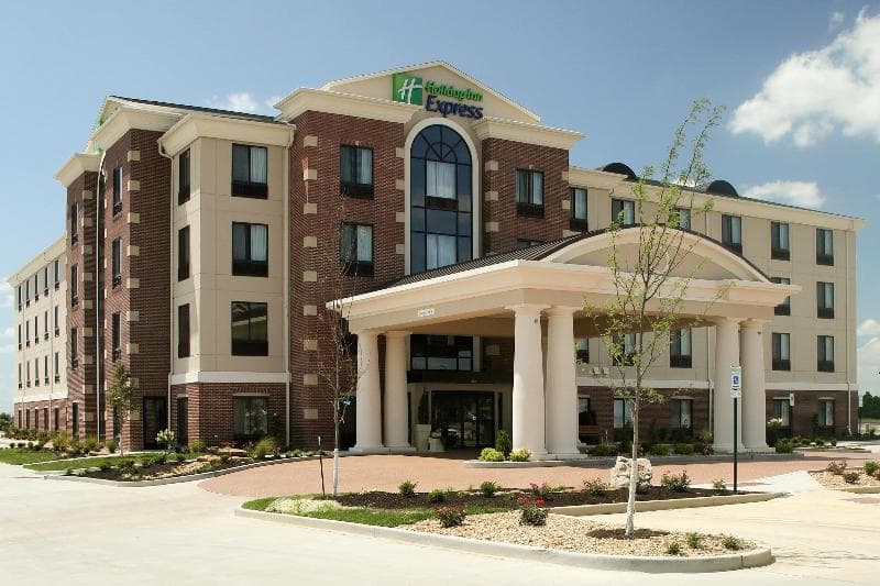 Holiday Inn Express Marion 4