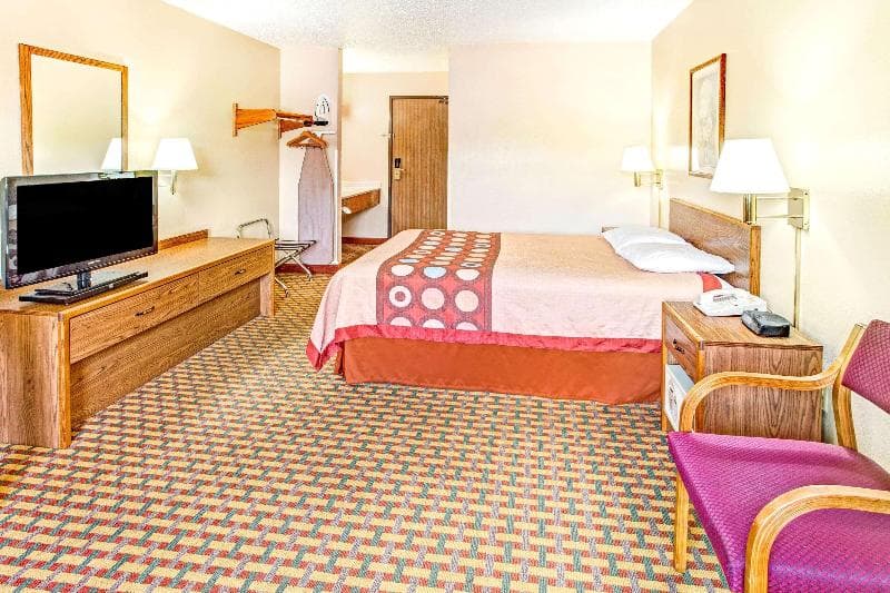 Super 8 by Wyndham Mount Vernon 3