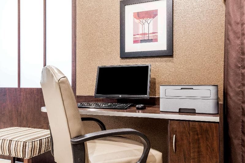 Microtel Inn & Suites By Wyndham Macon 3