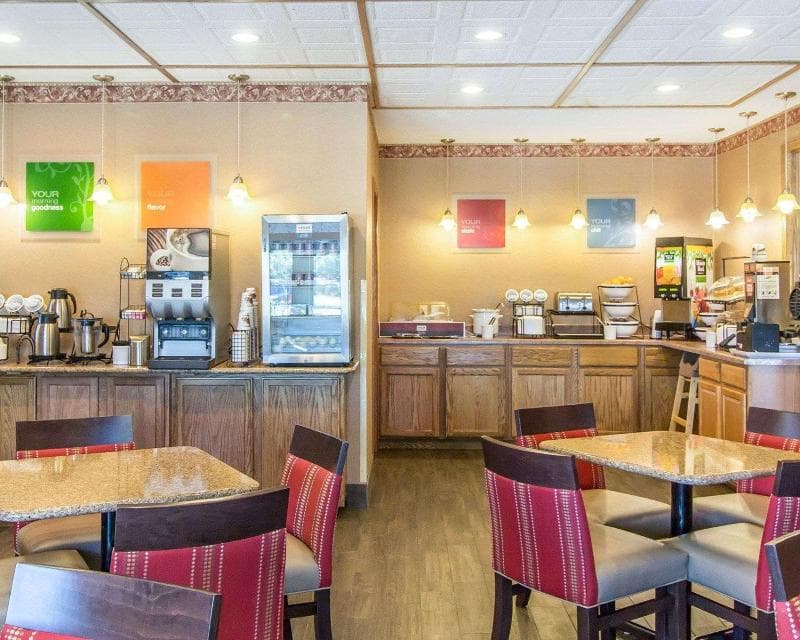 Comfort Inn Valentine 3