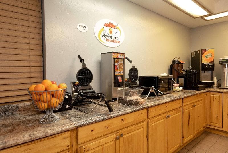 Super 8 by Wyndham Missoula/Brooks Street 4