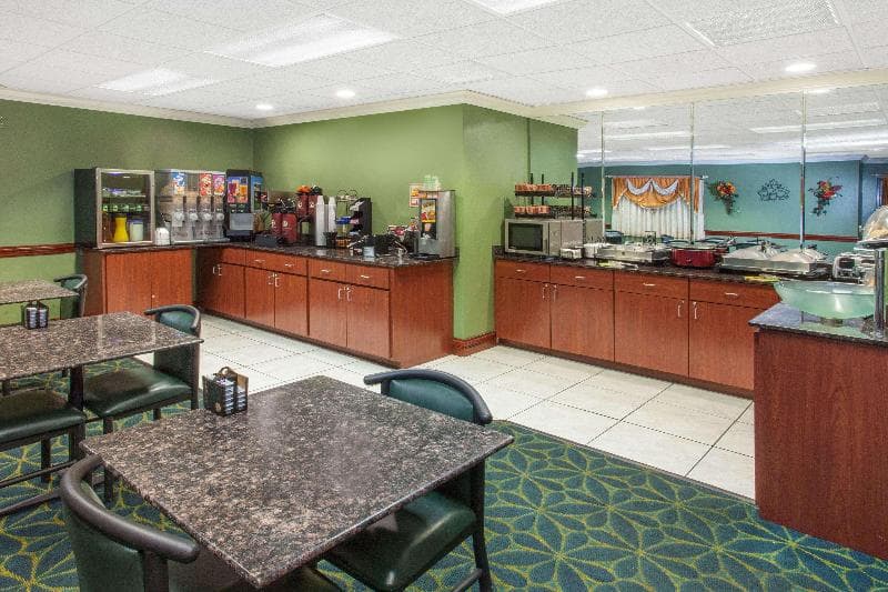 Ramada Limited Decatur 3