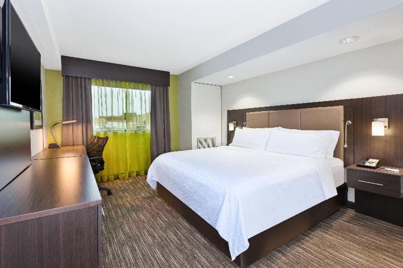 Holiday Inn Express Winnipeg Airport - Polo Park photo 1