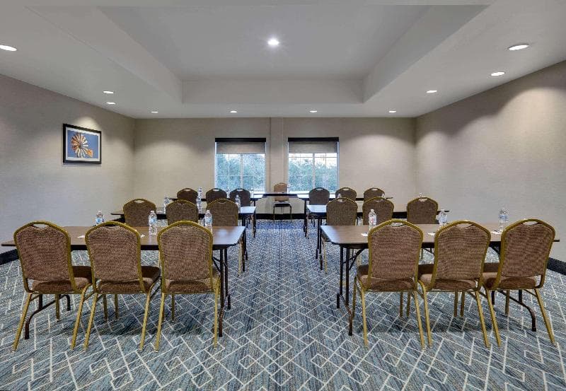 La Quinta Inn & Suites by Wyndham Big Spring photo 1