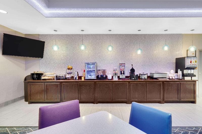 La Quinta Inn & Suites by Wyndham Big Spring 3