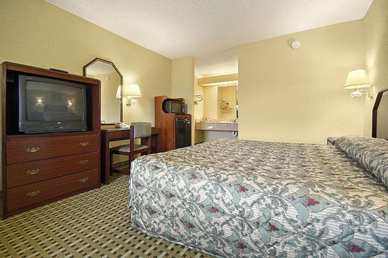 Super 8 By Wyndham Mobile/Tillmans Corner photo 1