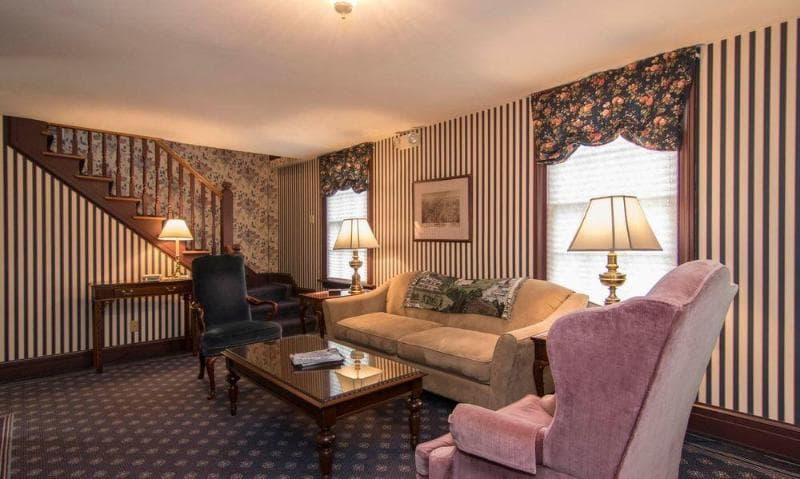 The Rochester Inn, A Historic Hotel 4