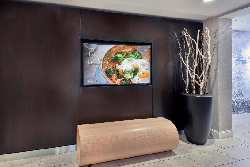 Courtyard By Marriott Mobile 3