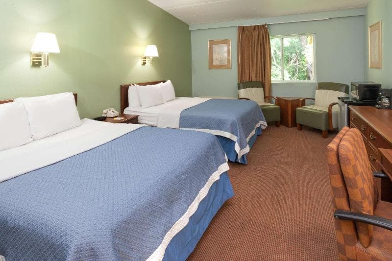 Days Inn by Wyndham Portage photo 1