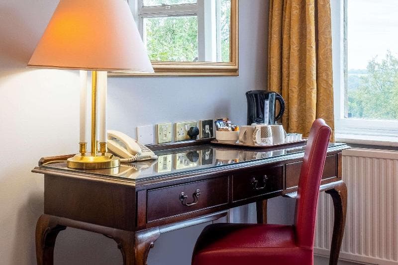 Broadfield Park Hotel main