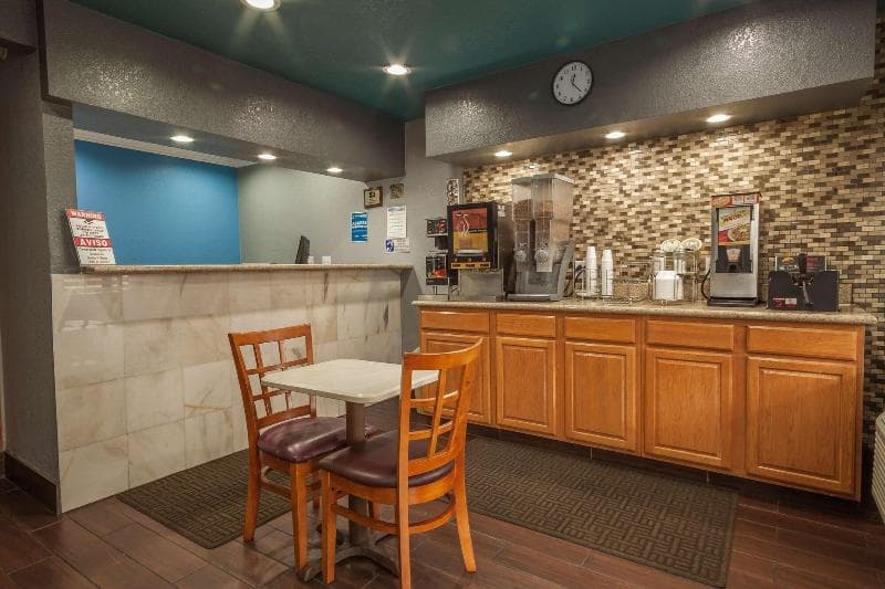 Vagabond Inn Hemet main