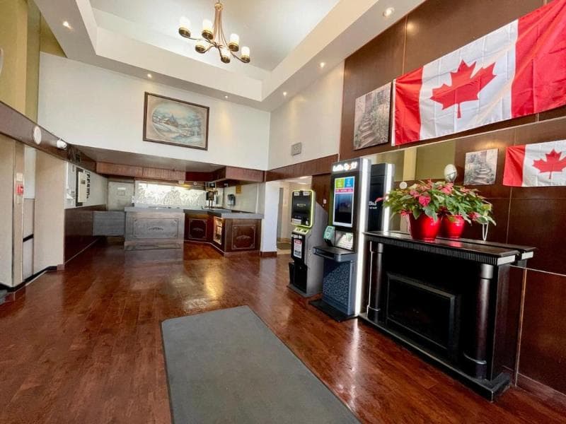 Travelodge By Wyndham Winnipeg 3
