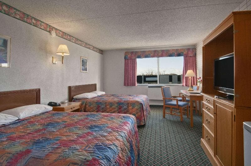 Travelodge By Wyndham Winnipeg 4