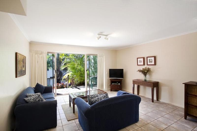 Beach Breakers Resort photo 1