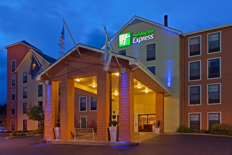 Holiday Inn Express Grants Pass 3