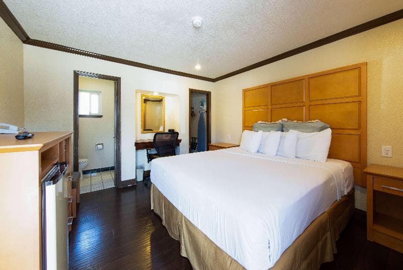 Travelodge by Wyndham Merced Yosemite 2