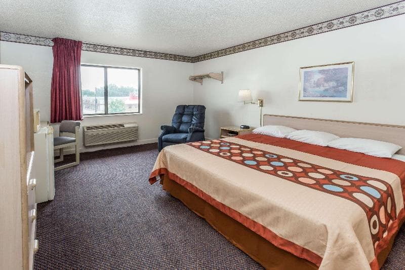 Super 8 By Wyndham Morris photo 1