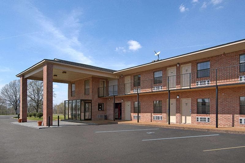 Days Inn by Wyndham Brownsville 5