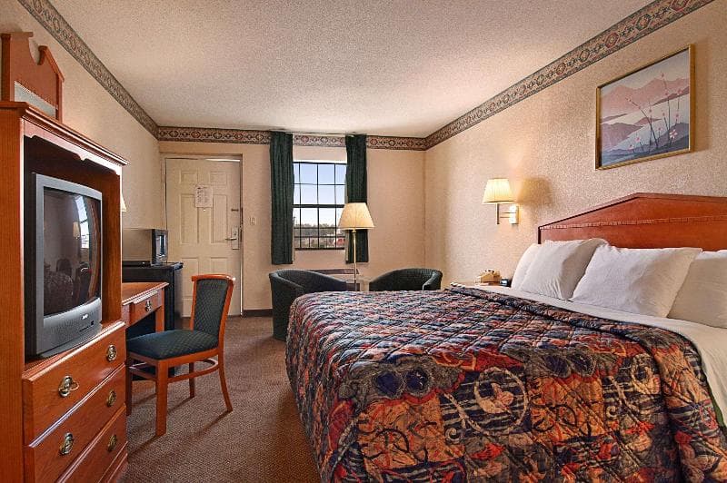 Days Inn by Wyndham Brownsville 3