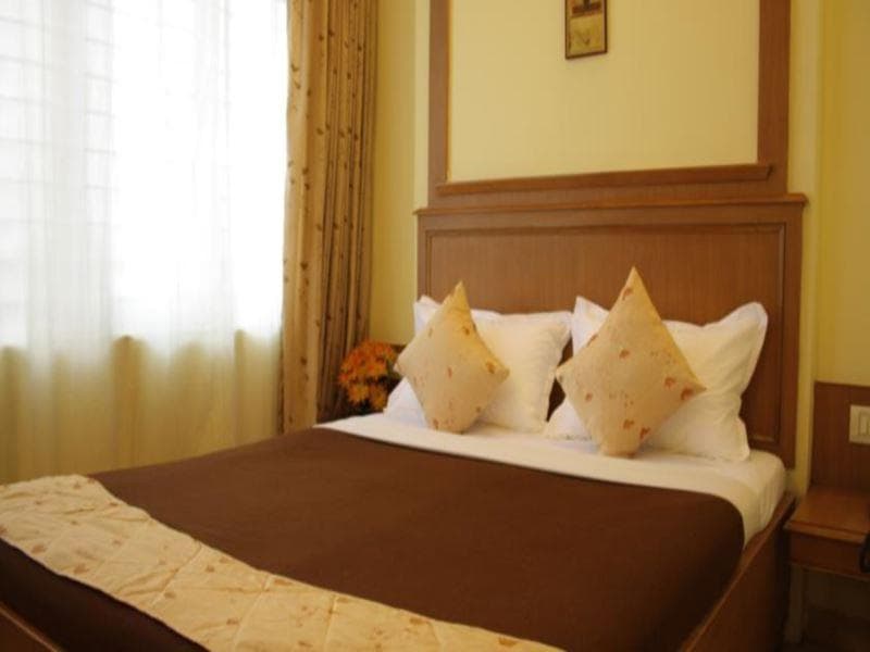 Hotel Roopa main