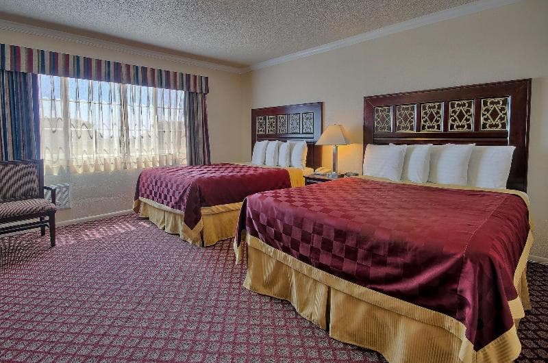 Sea Breeze Inn 3