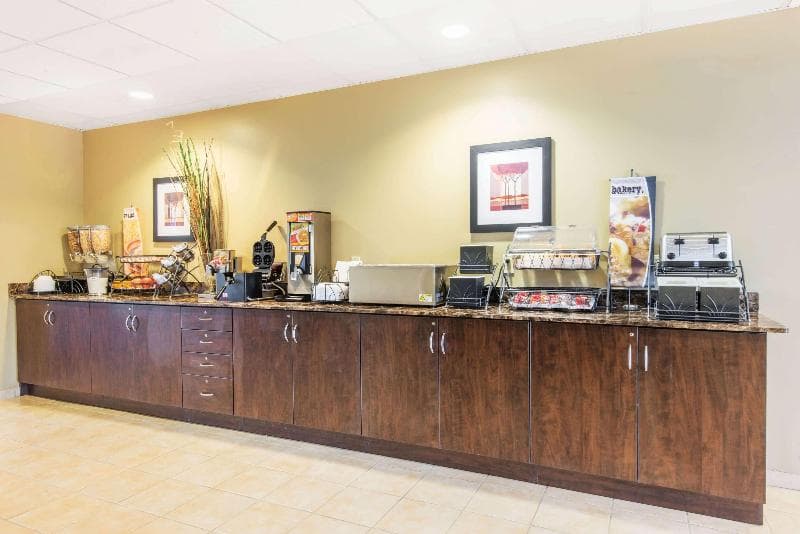Microtel Inn & Suites by Wyndham Montgomery 3