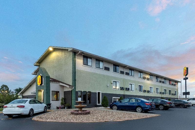 Super 8 By Wyndham Kansas City At Barry Road/Airport 5