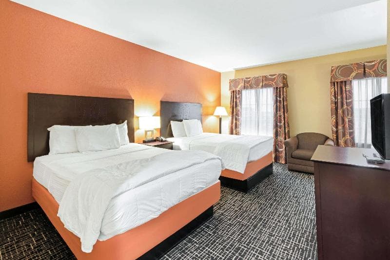 La Quinta Inn & Suites by Wyndham McAlester 5