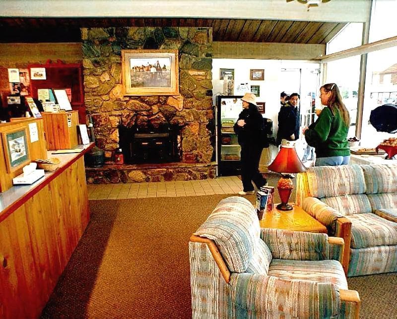 Dude/Roundup Motel 2