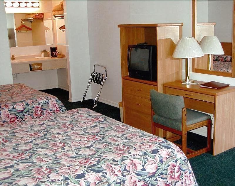 Dude/Roundup Motel photo 1