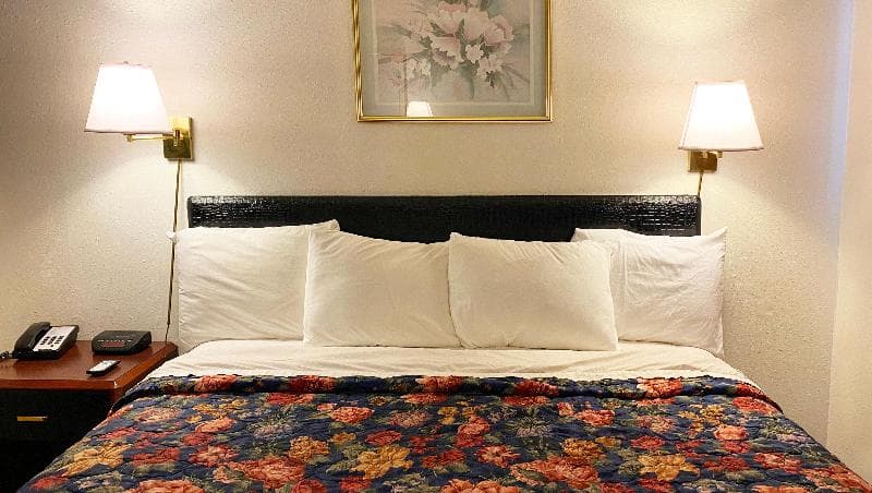 Oak Grove Inn 3