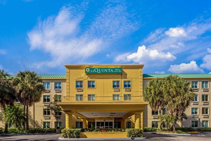 La Quinta Inn & Suites By Wyndham Miami Cutler Bay photo 1