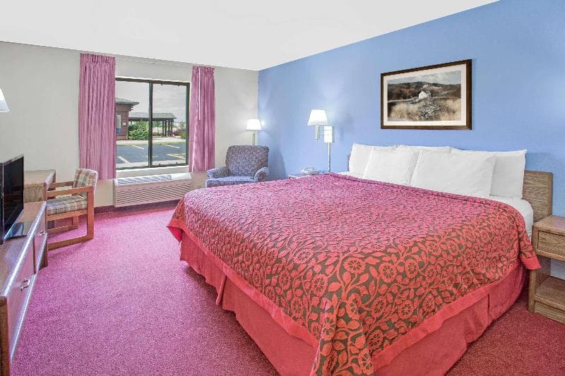 Days Inn By Wyndham Madison Ne/Windsor photo 1