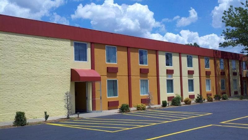 Country Garden & Suites-Benton photo 1