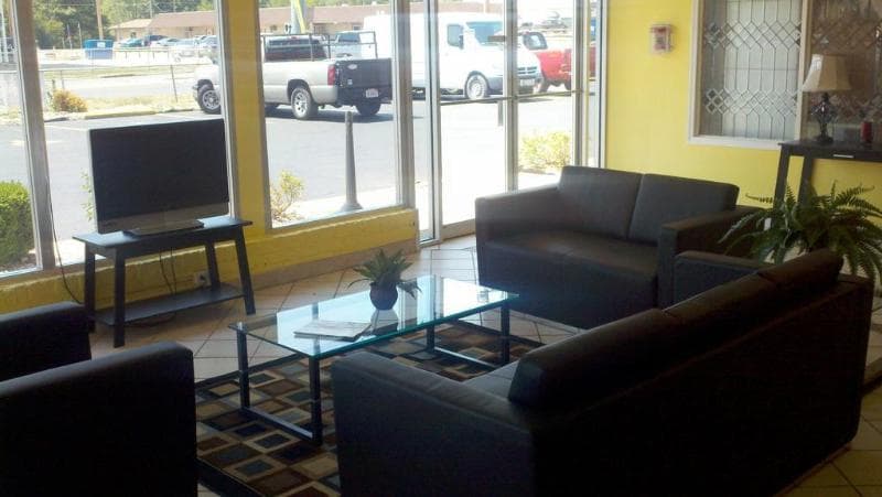 Country Garden & Suites-Benton 3