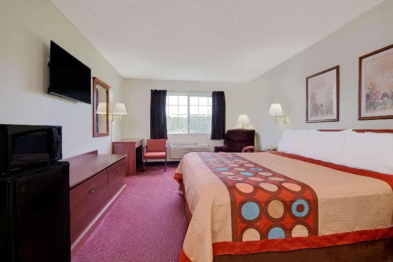 Super 8 By Wyndham Riverside/Kansas City 3