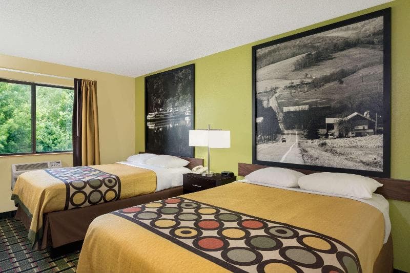 Super 8 By Wyndham Marietta photo 1
